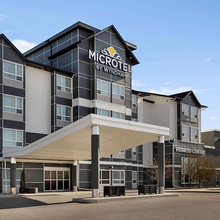 Microtel Inn And Suites By Wyndham Weyburn מראה חיצוני תמונה