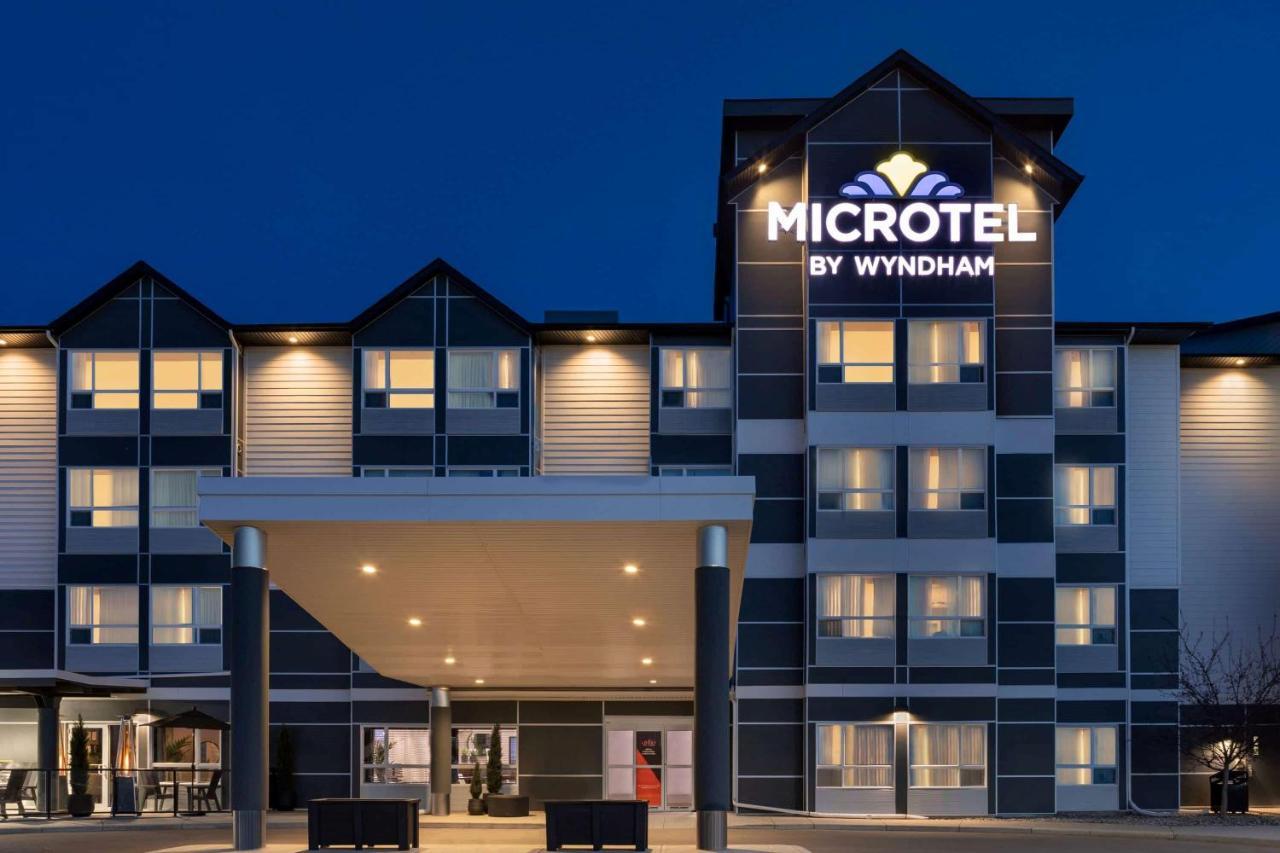 Microtel Inn And Suites By Wyndham Weyburn מראה חיצוני תמונה