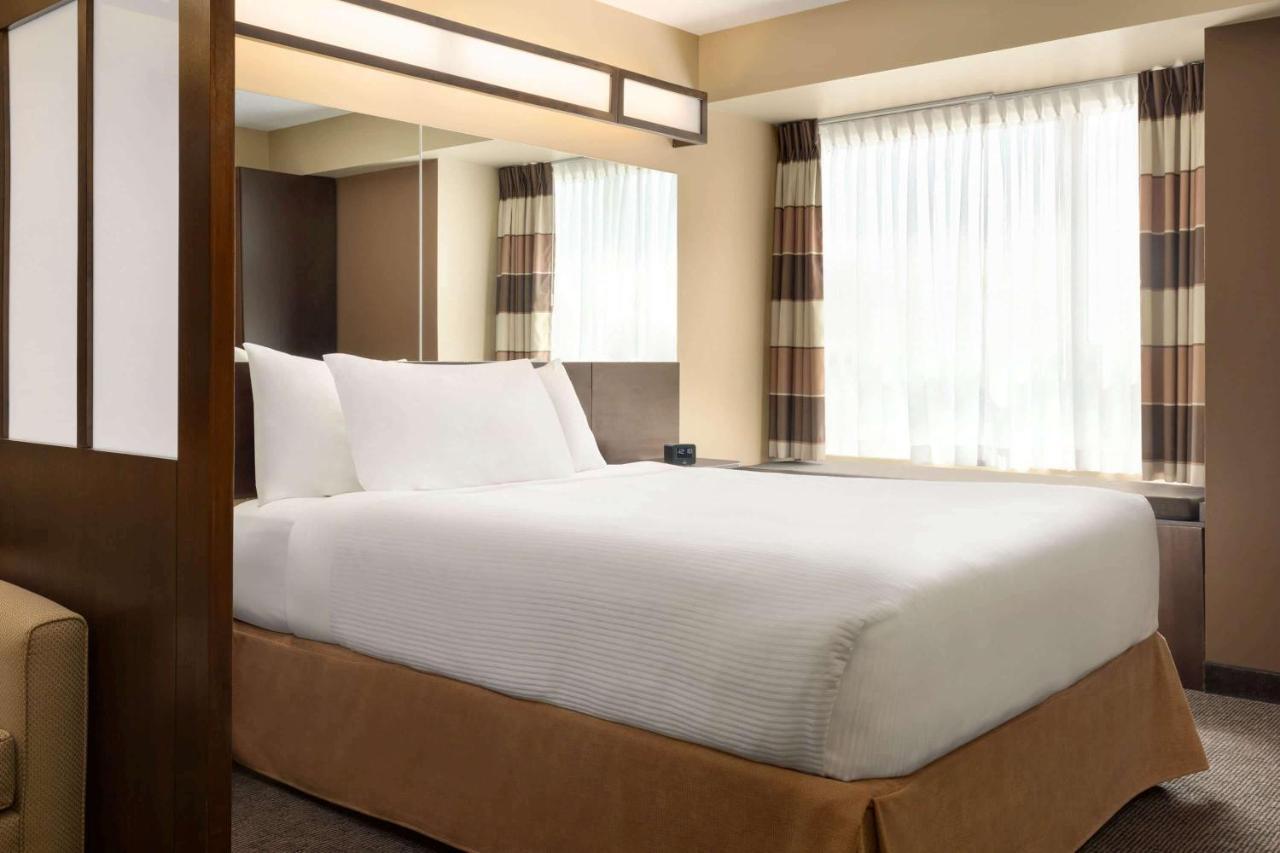 Microtel Inn And Suites By Wyndham Weyburn מראה חיצוני תמונה