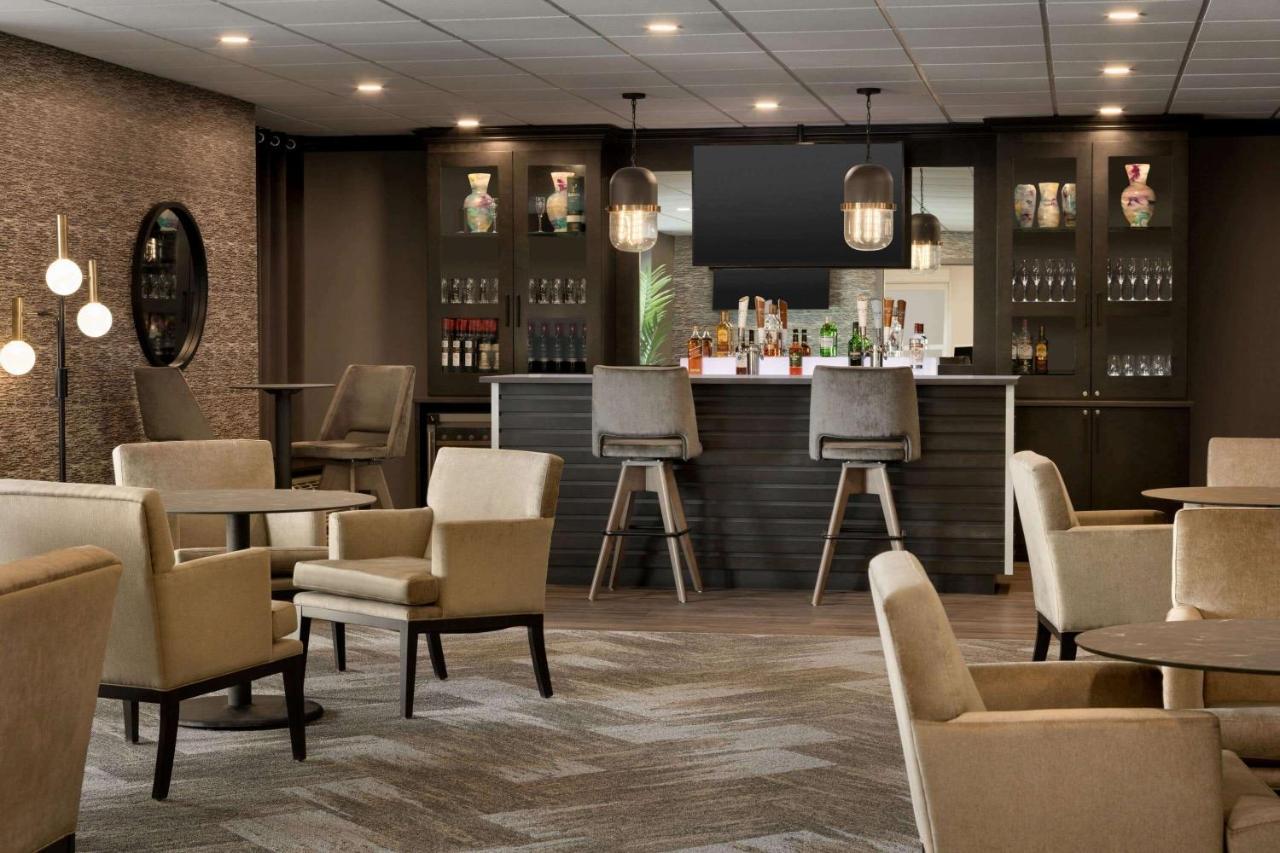 Microtel Inn And Suites By Wyndham Weyburn מראה חיצוני תמונה